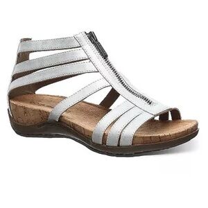 Bearpaw Layla II wide Women's Strappy Sandals - 2669wx size 7W Metallic White